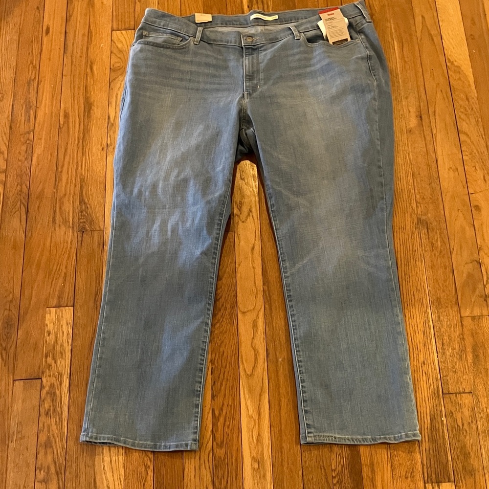 Levi’s women’s size 24W classic straight jeans nwt